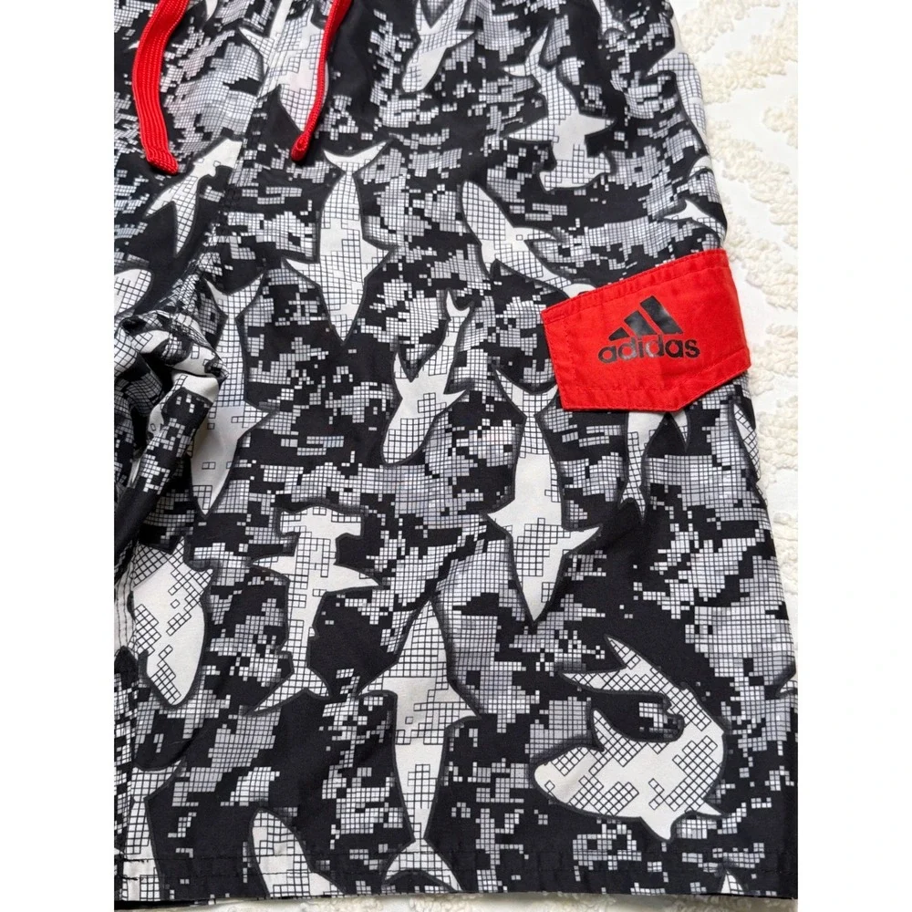 Adidas Shark Digital Camo Swim‎ Trunks Black White Red Size M Boys Board Shorts